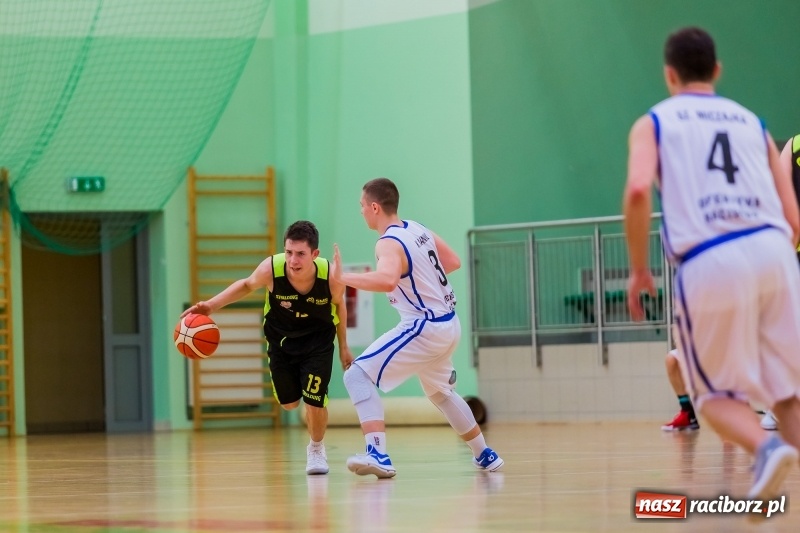 Zdjęcie w galerii na portalu naszraciborz.pl: III liga koszykówki: Pewna wygrana Ofensywy Racibórz z AZS Katowice  wiadomości z regionu