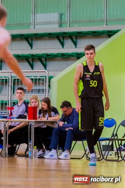 Zdjęcie w galerii na portalu naszraciborz.pl: III liga koszykówki: Pewna wygrana Ofensywy Racibórz z AZS Katowice  wiadomości z regionu