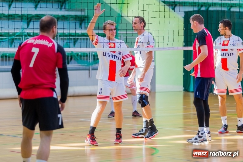Zdjęcie w galerii na portalu naszraciborz.pl: JP Telebim RLPS: Dwa tie-breaki i przerwany mecz kobiet wiadomości z regionu