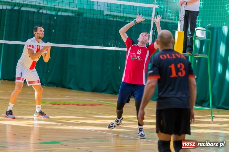 Zdjęcie w galerii na portalu naszraciborz.pl: JP Telebim RLPS: Dwa tie-breaki i przerwany mecz kobiet wiadomości z regionu