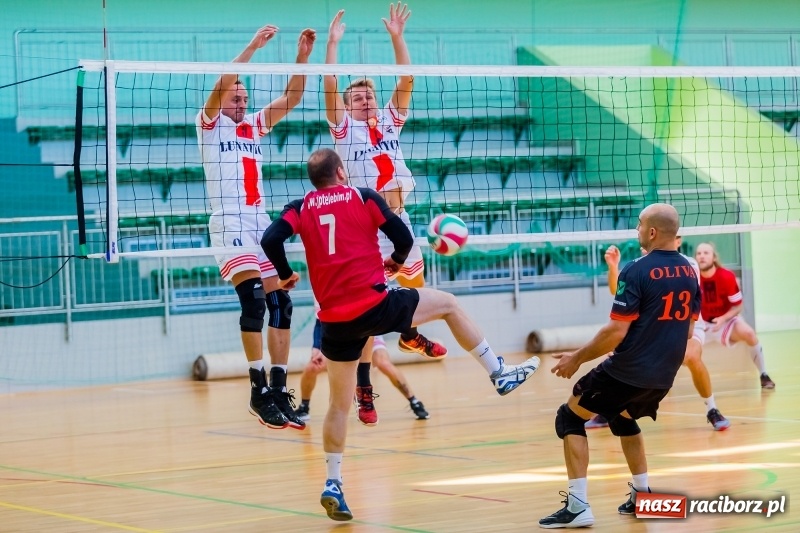 Zdjęcie w galerii na portalu naszraciborz.pl: JP Telebim RLPS: Dwa tie-breaki i przerwany mecz kobiet wiadomości z regionu