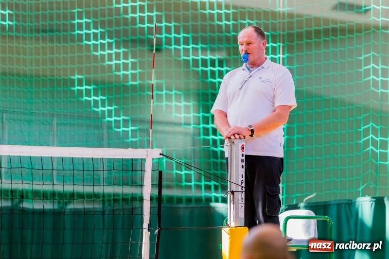 Zdjęcie w galerii na portalu naszraciborz.pl: JP Telebim RLPS: Dwa tie-breaki i przerwany mecz kobiet wiadomości z regionu