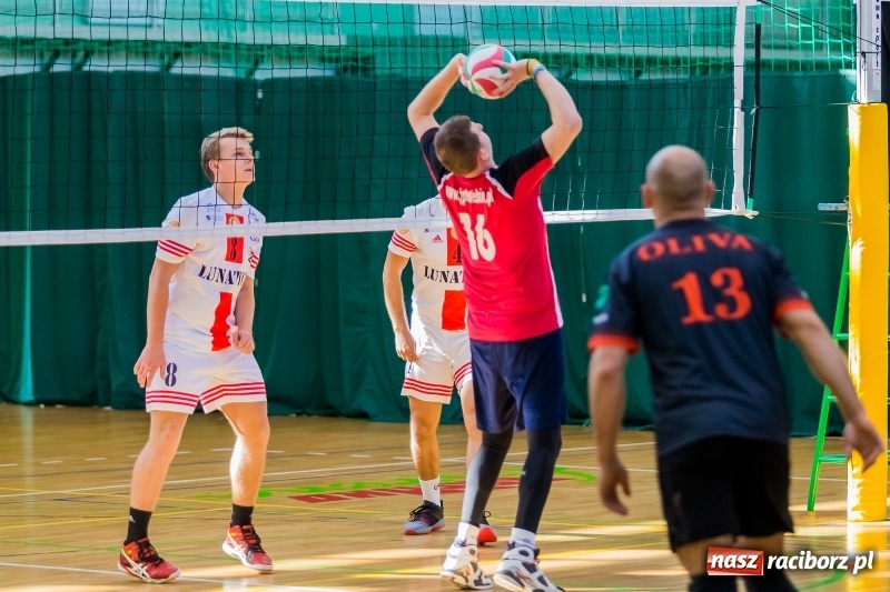 Zdjęcie w galerii na portalu naszraciborz.pl: JP Telebim RLPS: Dwa tie-breaki i przerwany mecz kobiet wiadomości z regionu