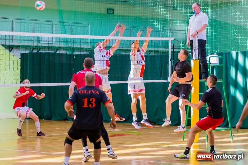 Zdjęcie w galerii na portalu naszraciborz.pl: JP Telebim RLPS: Dwa tie-breaki i przerwany mecz kobiet wiadomości z regionu