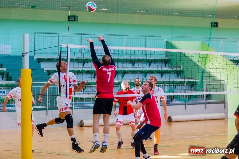 Zdjęcie w galerii na portalu naszraciborz.pl: JP Telebim RLPS: Dwa tie-breaki i przerwany mecz kobiet wiadomości z regionu