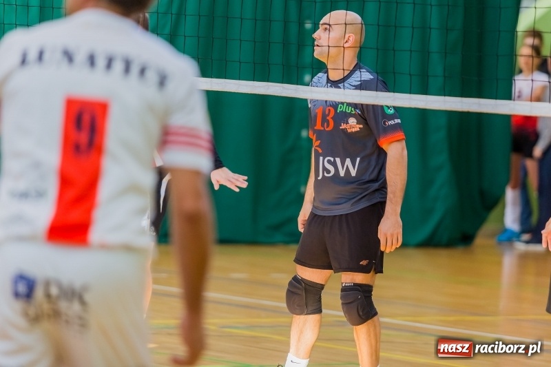 Zdjęcie w galerii na portalu naszraciborz.pl: JP Telebim RLPS: Dwa tie-breaki i przerwany mecz kobiet wiadomości z regionu