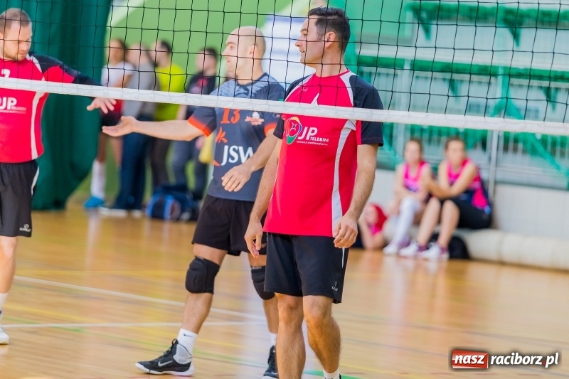 Zdjęcie w galerii na portalu naszraciborz.pl: JP Telebim RLPS: Dwa tie-breaki i przerwany mecz kobiet wiadomości z regionu