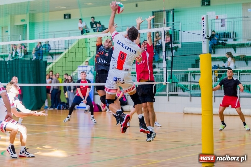 Zdjęcie w galerii na portalu naszraciborz.pl: JP Telebim RLPS: Dwa tie-breaki i przerwany mecz kobiet wiadomości z regionu