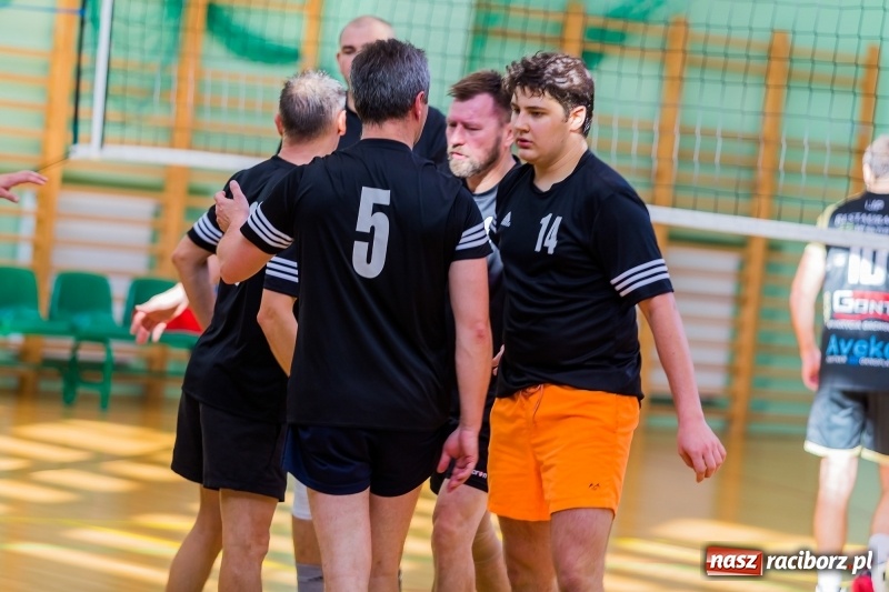 Zdjęcie w galerii na portalu naszraciborz.pl: JP Telebim RLPS: Dwa tie-breaki i przerwany mecz kobiet wiadomości z regionu