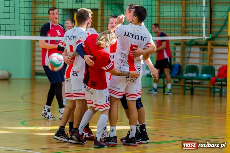 Zdjęcie w galerii na portalu naszraciborz.pl: JP Telebim RLPS: Dwa tie-breaki i przerwany mecz kobiet wiadomości z regionu