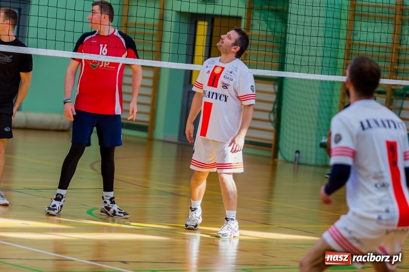 Zdjęcie w galerii na portalu naszraciborz.pl: JP Telebim RLPS: Dwa tie-breaki i przerwany mecz kobiet wiadomości z regionu