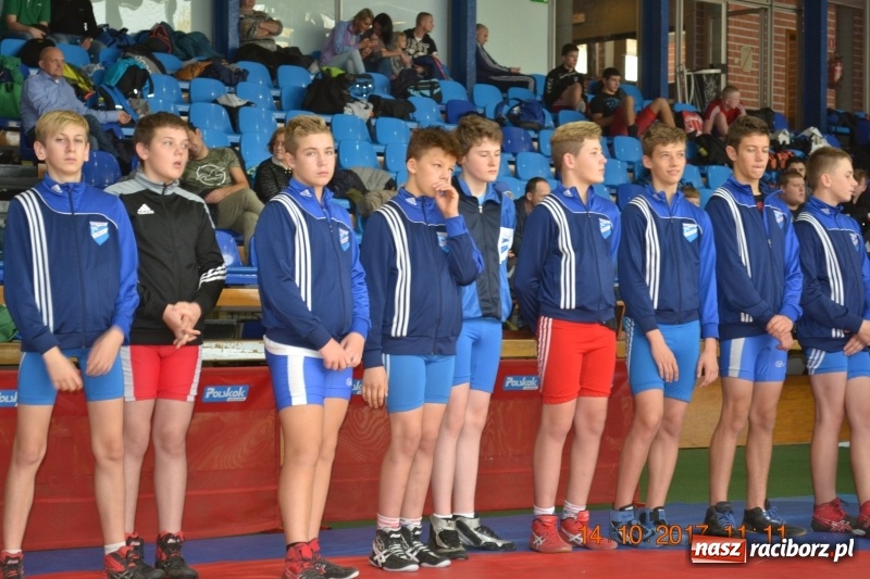 Zdjęcie w galerii na portalu naszraciborz.pl: Grad medali zapaśników Unii na zawodach w Katowicach wiadomości z regionu