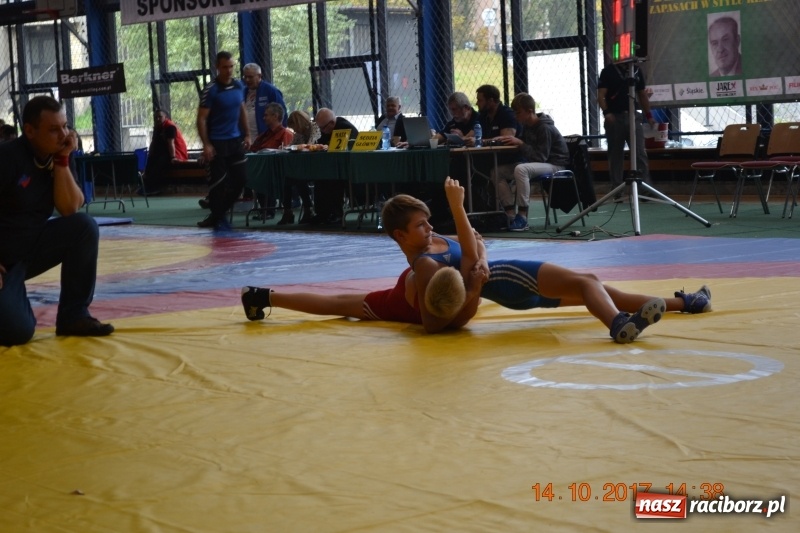 Zdjęcie w galerii na portalu naszraciborz.pl: Grad medali zapaśników Unii na zawodach w Katowicach wiadomości z regionu