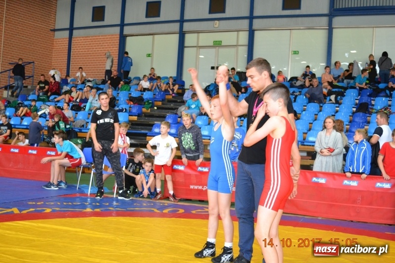 Zdjęcie w galerii na portalu naszraciborz.pl: Grad medali zapaśników Unii na zawodach w Katowicach wiadomości z regionu