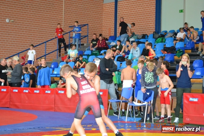 Zdjęcie w galerii na portalu naszraciborz.pl: Grad medali zapaśników Unii na zawodach w Katowicach wiadomości z regionu