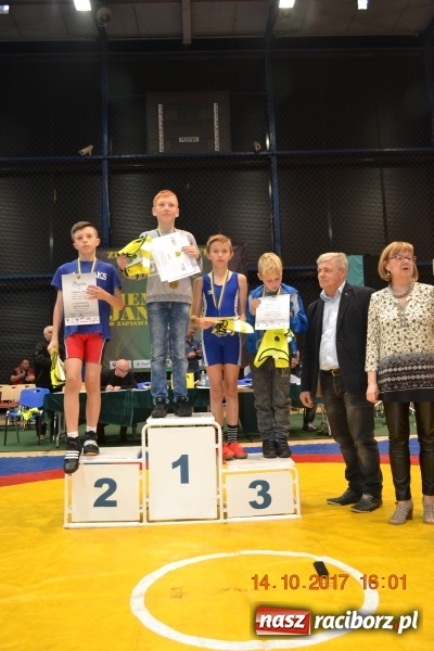 Zdjęcie w galerii na portalu naszraciborz.pl: Grad medali zapaśników Unii na zawodach w Katowicach wiadomości z regionu