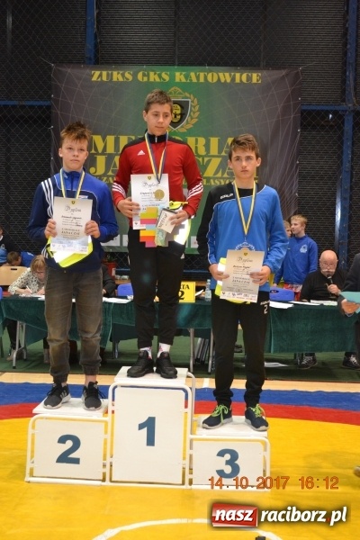 Zdjęcie w galerii na portalu naszraciborz.pl: Grad medali zapaśników Unii na zawodach w Katowicach wiadomości z regionu