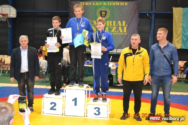 Zdjęcie w galerii na portalu naszraciborz.pl: Grad medali zapaśników Unii na zawodach w Katowicach wiadomości z regionu