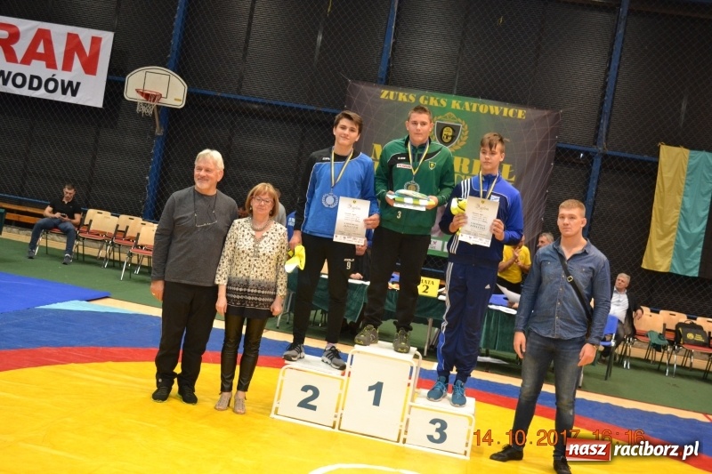 Zdjęcie w galerii na portalu naszraciborz.pl: Grad medali zapaśników Unii na zawodach w Katowicach wiadomości z regionu