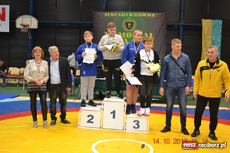 Zdjęcie w galerii na portalu naszraciborz.pl: Grad medali zapaśników Unii na zawodach w Katowicach wiadomości z regionu