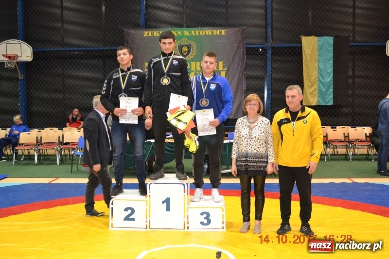 Zdjęcie w galerii na portalu naszraciborz.pl: Grad medali zapaśników Unii na zawodach w Katowicach wiadomości z regionu