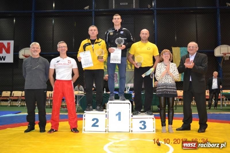 Zdjęcie w galerii na portalu naszraciborz.pl: Grad medali zapaśników Unii na zawodach w Katowicach wiadomości z regionu