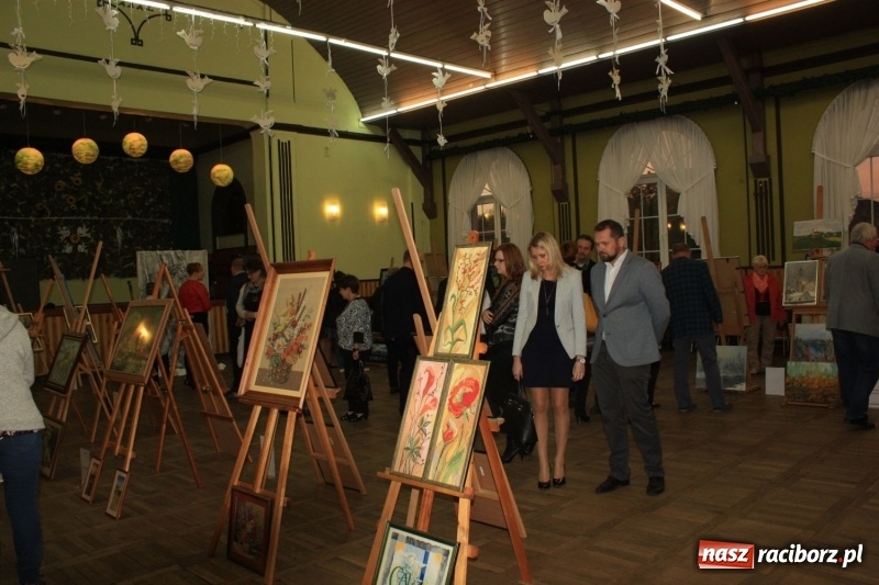 Zdjęcie w galerii na portalu naszraciborz.pl: Wystawa prac artystów gminy Krzanowice w DK Borucin wiadomości z regionu