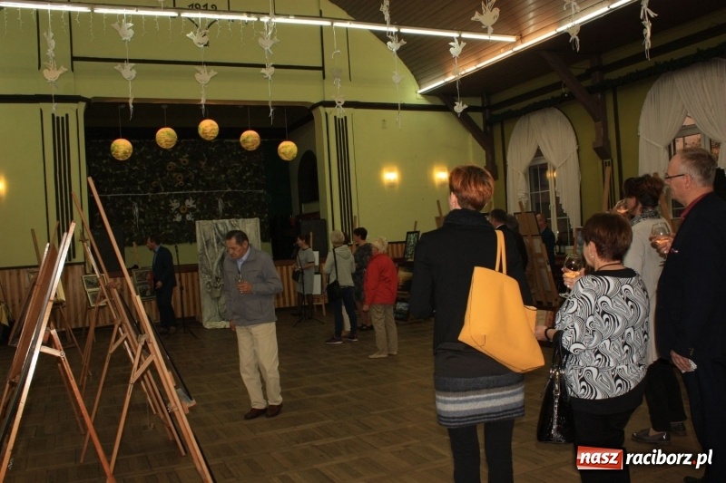 Zdjęcie w galerii na portalu naszraciborz.pl: Wystawa prac artystów gminy Krzanowice w DK Borucin wiadomości z regionu