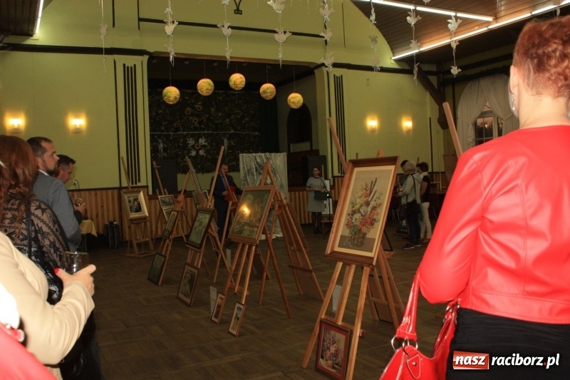 Zdjęcie w galerii na portalu naszraciborz.pl: Wystawa prac artystów gminy Krzanowice w DK Borucin wiadomości z regionu