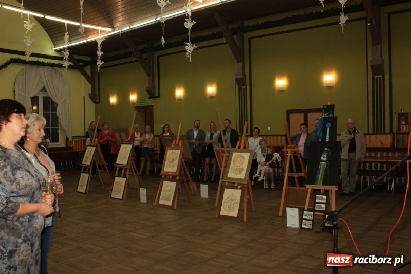 Zdjęcie w galerii na portalu naszraciborz.pl: Wystawa prac artystów gminy Krzanowice w DK Borucin wiadomości z regionu