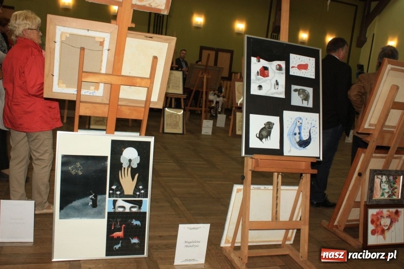 Zdjęcie w galerii na portalu naszraciborz.pl: Wystawa prac artystów gminy Krzanowice w DK Borucin wiadomości z regionu