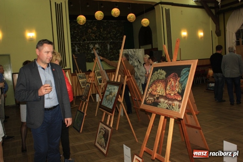 Zdjęcie w galerii na portalu naszraciborz.pl: Wystawa prac artystów gminy Krzanowice w DK Borucin wiadomości z regionu