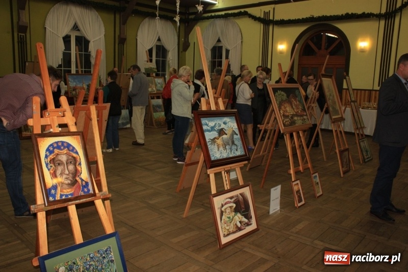 Zdjęcie w galerii na portalu naszraciborz.pl: Wystawa prac artystów gminy Krzanowice w DK Borucin wiadomości z regionu