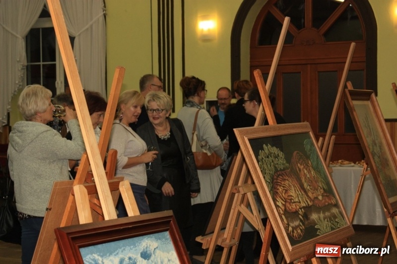Zdjęcie w galerii na portalu naszraciborz.pl: Wystawa prac artystów gminy Krzanowice w DK Borucin wiadomości z regionu