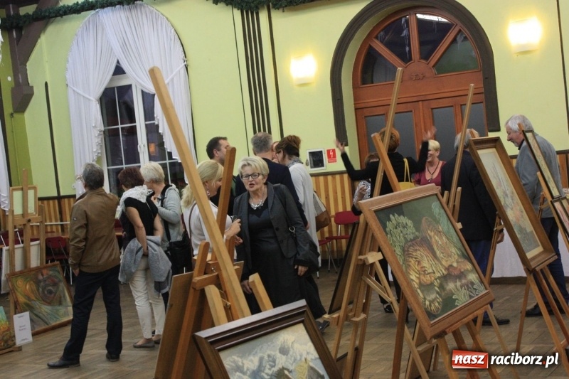 Zdjęcie w galerii na portalu naszraciborz.pl: Wystawa prac artystów gminy Krzanowice w DK Borucin wiadomości z regionu