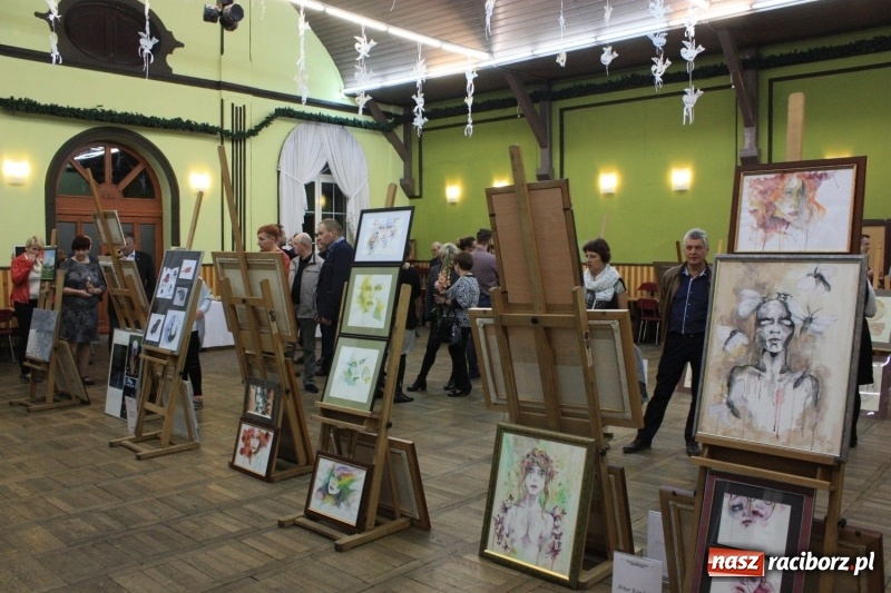 Zdjęcie w galerii na portalu naszraciborz.pl: Wystawa prac artystów gminy Krzanowice w DK Borucin wiadomości z regionu