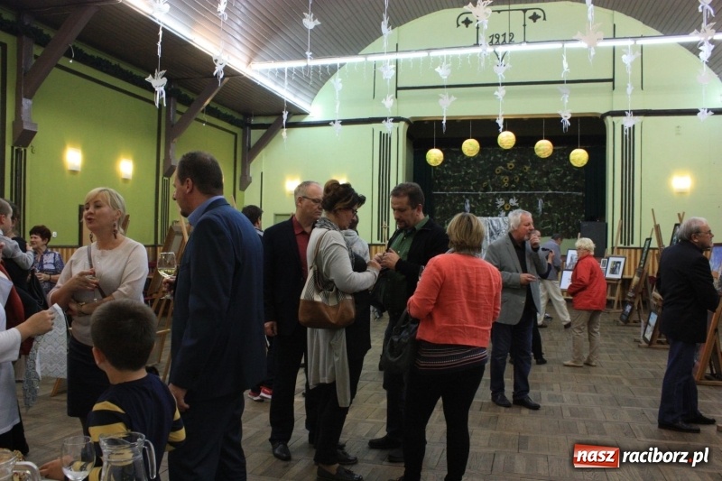 Zdjęcie w galerii na portalu naszraciborz.pl: Wystawa prac artystów gminy Krzanowice w DK Borucin wiadomości z regionu