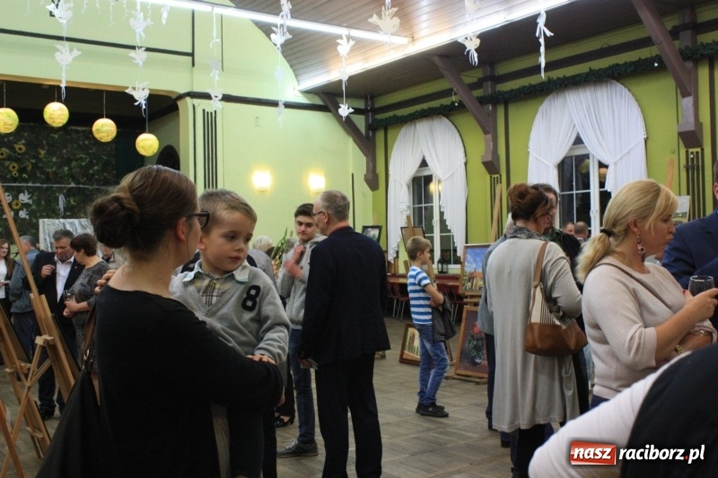 Zdjęcie w galerii na portalu naszraciborz.pl: Wystawa prac artystów gminy Krzanowice w DK Borucin wiadomości z regionu