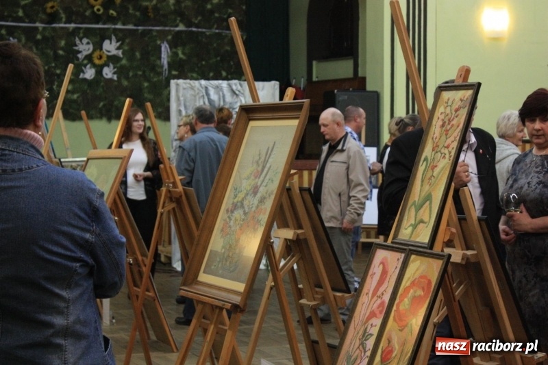 Zdjęcie w galerii na portalu naszraciborz.pl: Wystawa prac artystów gminy Krzanowice w DK Borucin wiadomości z regionu
