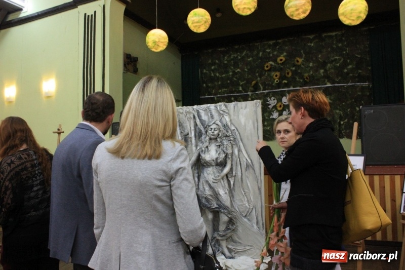 Zdjęcie w galerii na portalu naszraciborz.pl: Wystawa prac artystów gminy Krzanowice w DK Borucin wiadomości z regionu