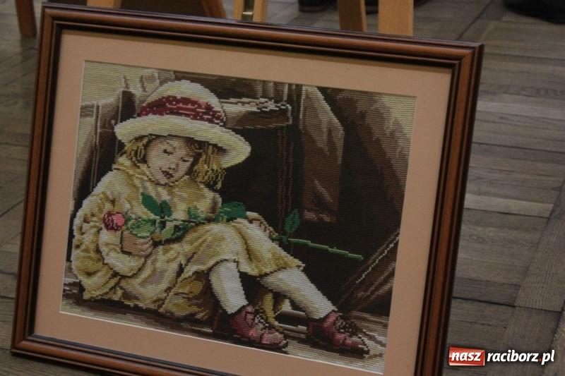 Zdjęcie w galerii na portalu naszraciborz.pl: Wystawa prac artystów gminy Krzanowice w DK Borucin wiadomości z regionu