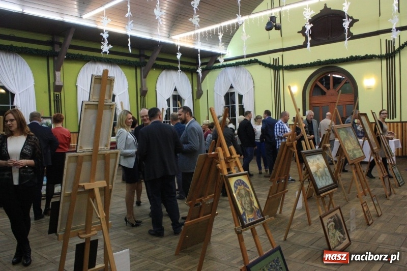 Zdjęcie w galerii na portalu naszraciborz.pl: Wystawa prac artystów gminy Krzanowice w DK Borucin wiadomości z regionu