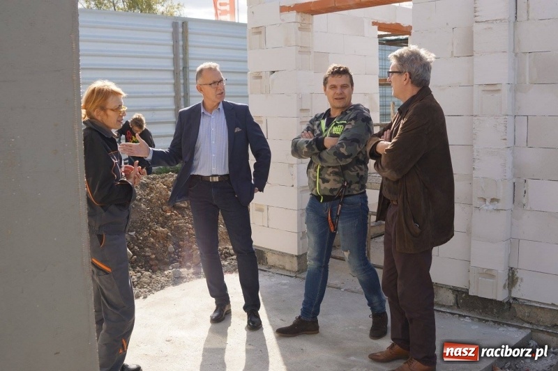 Zdjęcie w galerii na portalu naszraciborz.pl: Pieskie życie. Raciborskie schronisko zmienia się na lepsze wiadomości z regionu