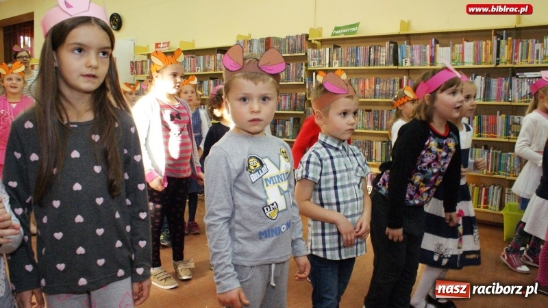 Zdjęcie w galerii na portalu naszraciborz.pl: Urodziny Kubusia Puchatka w raciborskiej bibliotece wiadomości z regionu