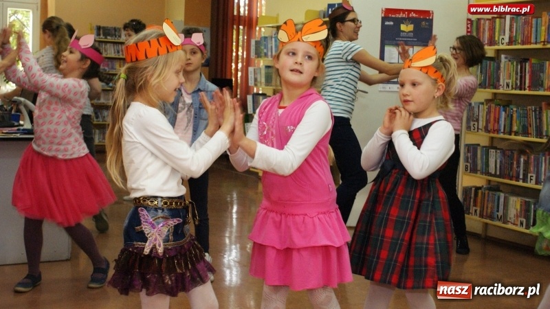 Zdjęcie w galerii na portalu naszraciborz.pl: Urodziny Kubusia Puchatka w raciborskiej bibliotece wiadomości z regionu