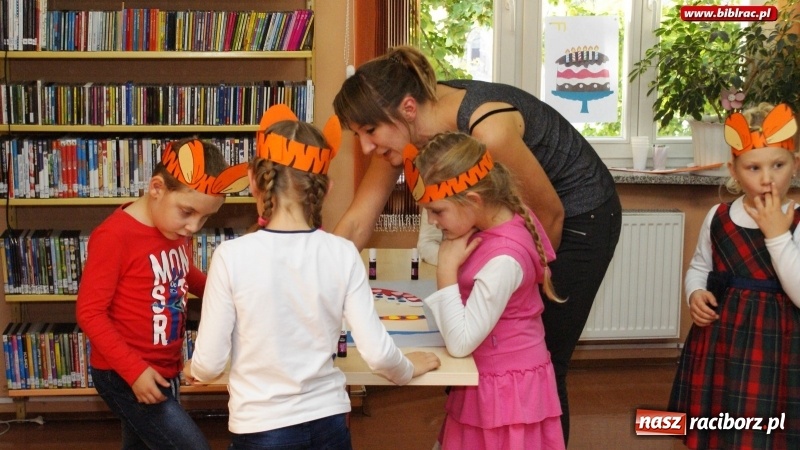 Zdjęcie w galerii na portalu naszraciborz.pl: Urodziny Kubusia Puchatka w raciborskiej bibliotece wiadomości z regionu