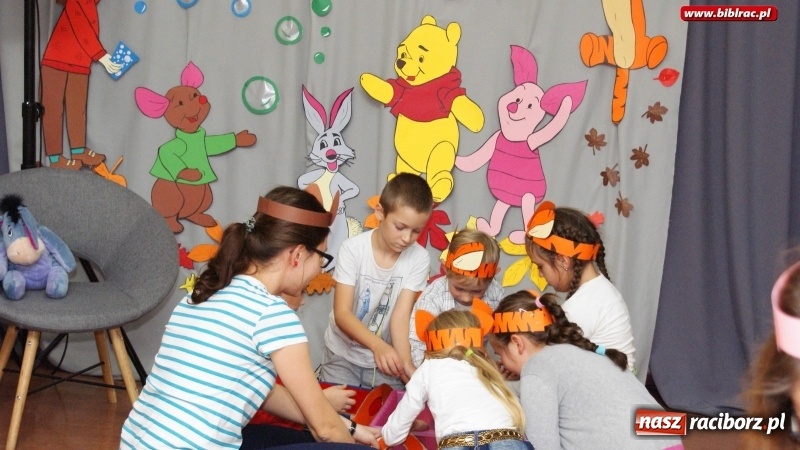 Zdjęcie w galerii na portalu naszraciborz.pl: Urodziny Kubusia Puchatka w raciborskiej bibliotece wiadomości z regionu