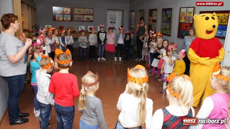 Zdjęcie w galerii na portalu naszraciborz.pl: Urodziny Kubusia Puchatka w raciborskiej bibliotece wiadomości z regionu