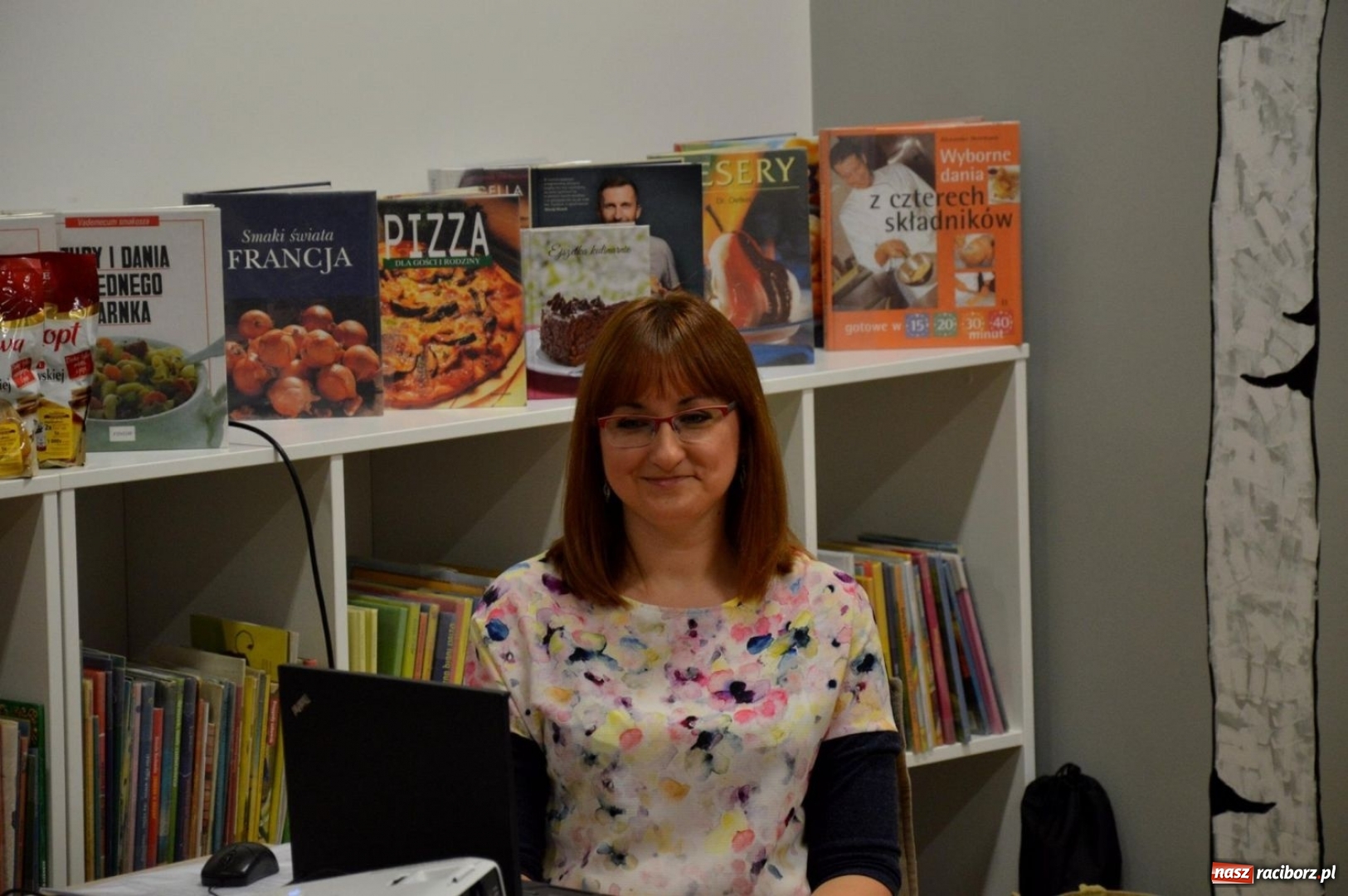Zdjęcie w galerii na portalu naszraciborz.pl: Blogerka kulinarna czarowała gości w bibliotece w Nędzy wiadomości z regionu