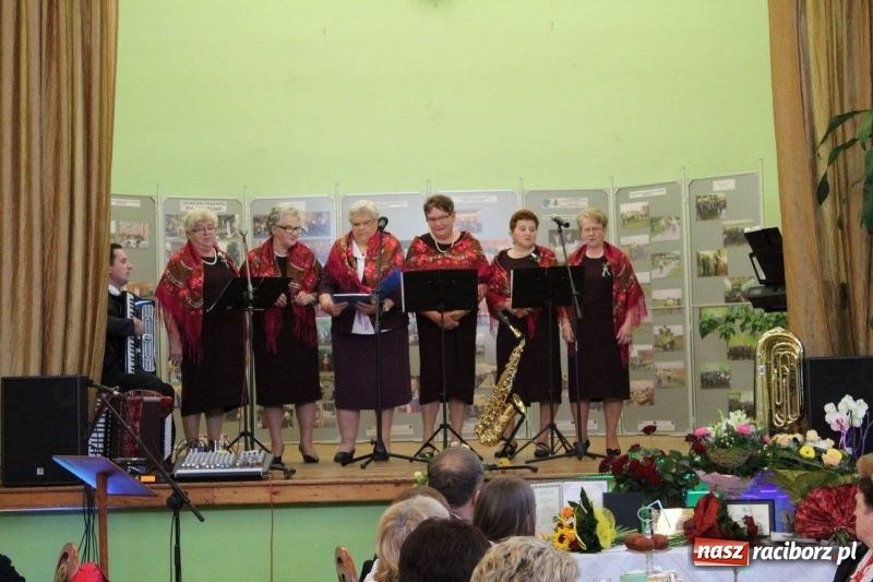 Zdjęcie w galerii na portalu naszraciborz.pl: Kobylskie koło gospodyń świętowało 50-lecie wiadomości z regionu
